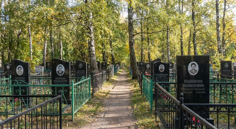 Памятники на Перепечинском кладбище — изготовление и установка