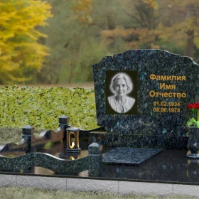 Горизонтальный памятник-волна с цоколем - П131